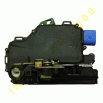 КЛЮЧАЛКА НА ДЯСНА ВРАТА ЗА МОДЕЛИ С ЦЕНТРАЛНО ЗАКЛЮЧВАНЕ (ОРИГИНАЛНА) SKODA FABIA 99-07 